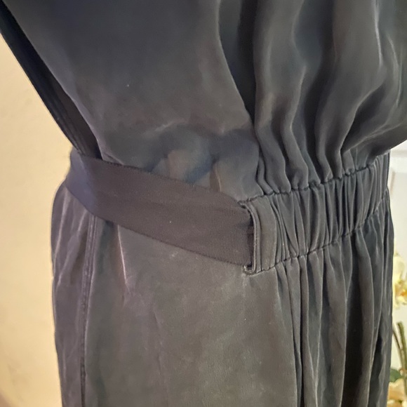 Theory Black Belted Long Sleeve 100% Silk, Size 6. - Picture 6 of 11